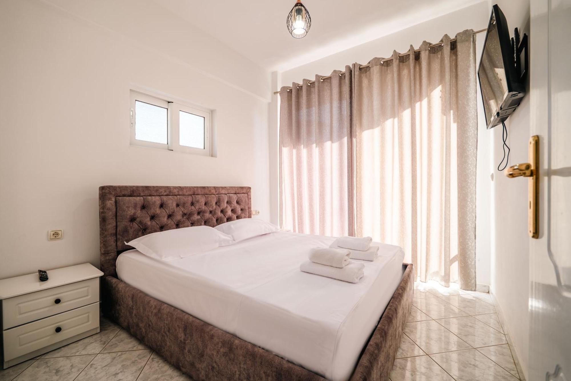 Alnes Hotel ซารานเดอ ภายนอก รูปภาพ