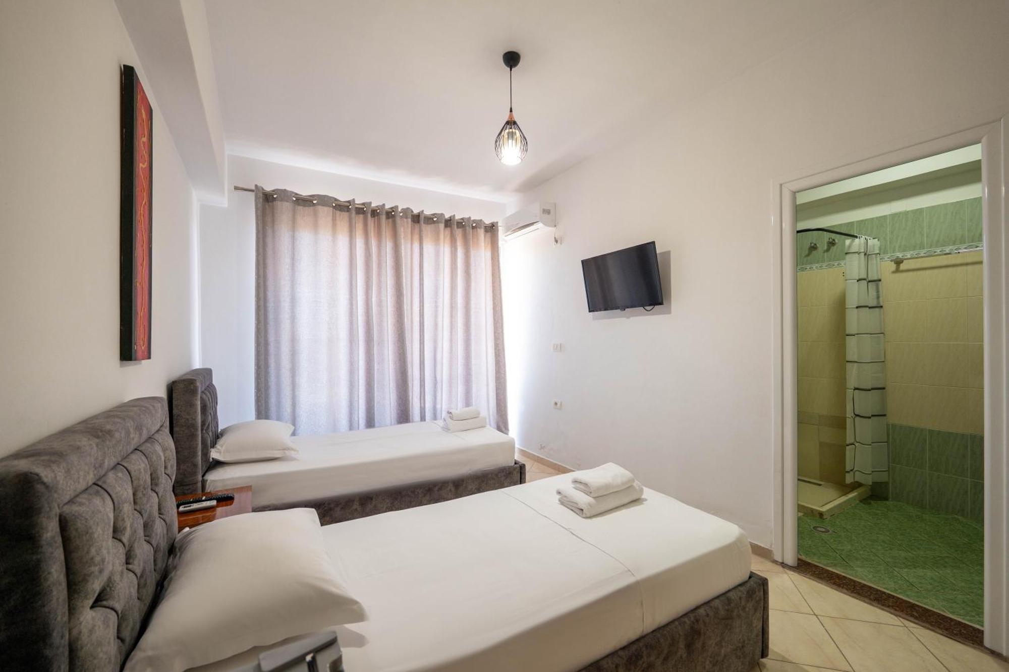 Alnes Hotel ซารานเดอ ภายนอก รูปภาพ