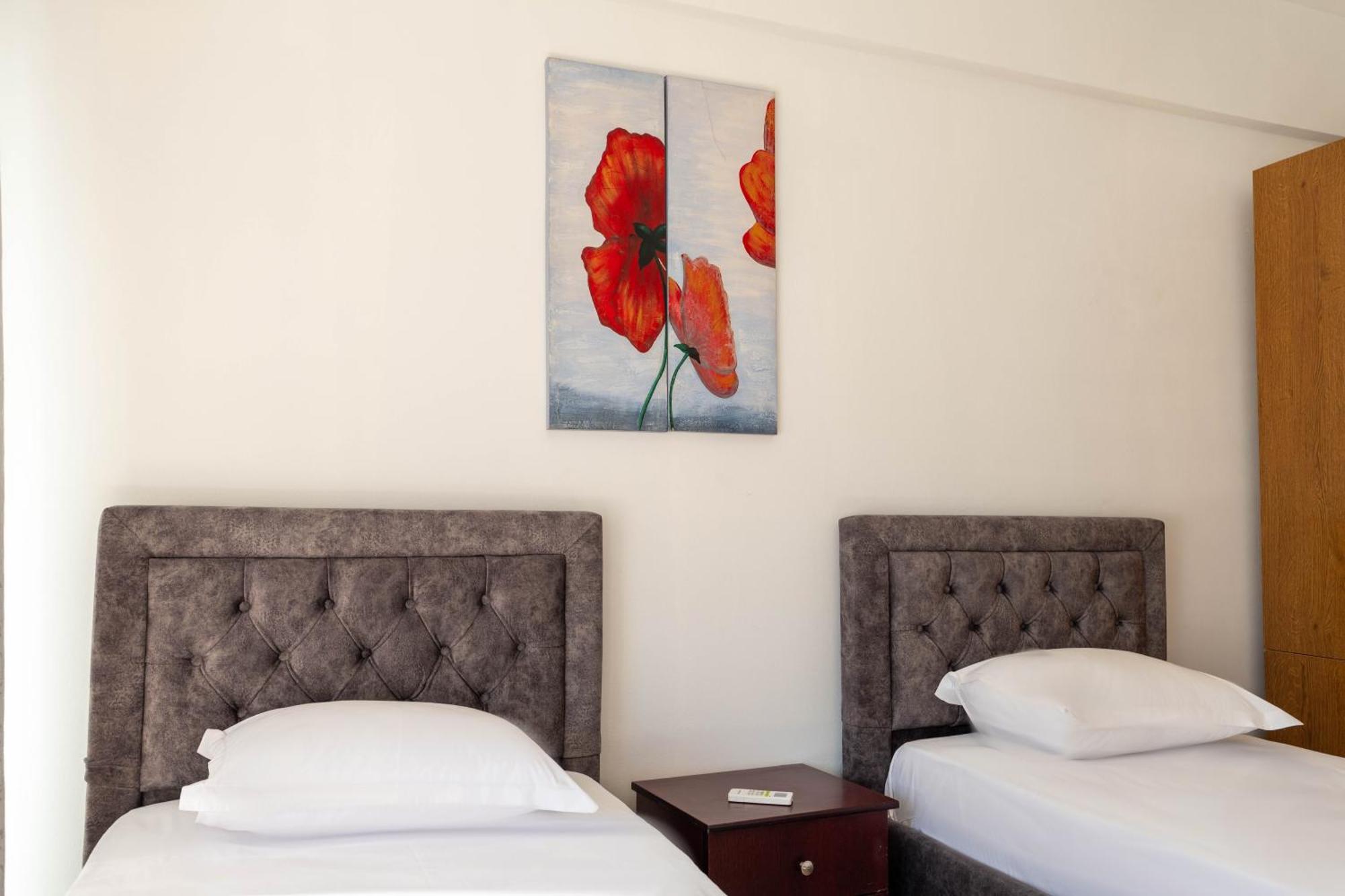 Alnes Hotel ซารานเดอ ภายนอก รูปภาพ