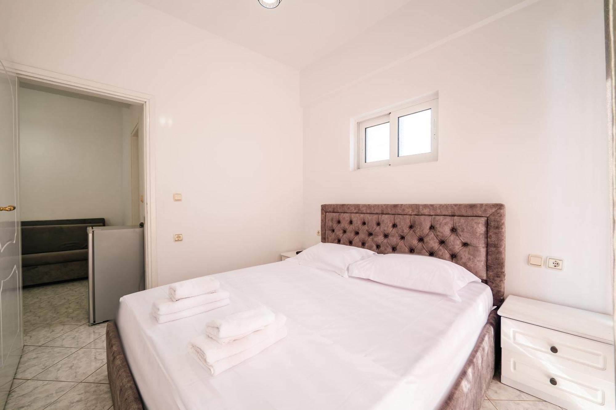 Alnes Hotel ซารานเดอ ภายนอก รูปภาพ
