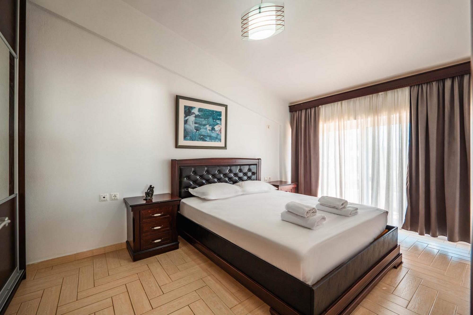 Alnes Hotel ซารานเดอ ภายนอก รูปภาพ