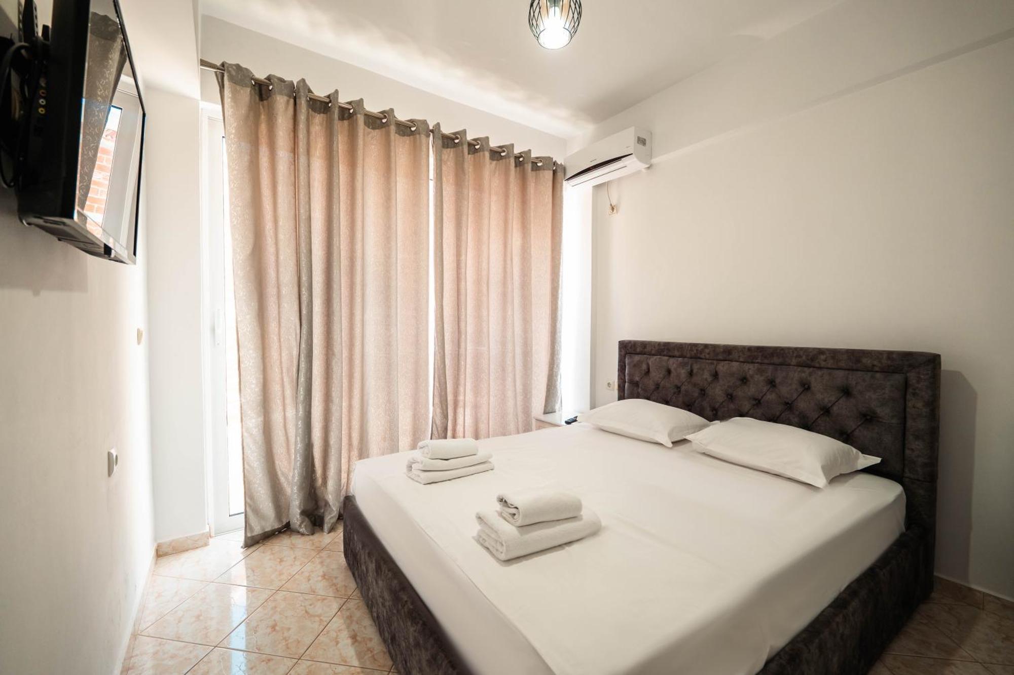 Alnes Hotel ซารานเดอ ภายนอก รูปภาพ