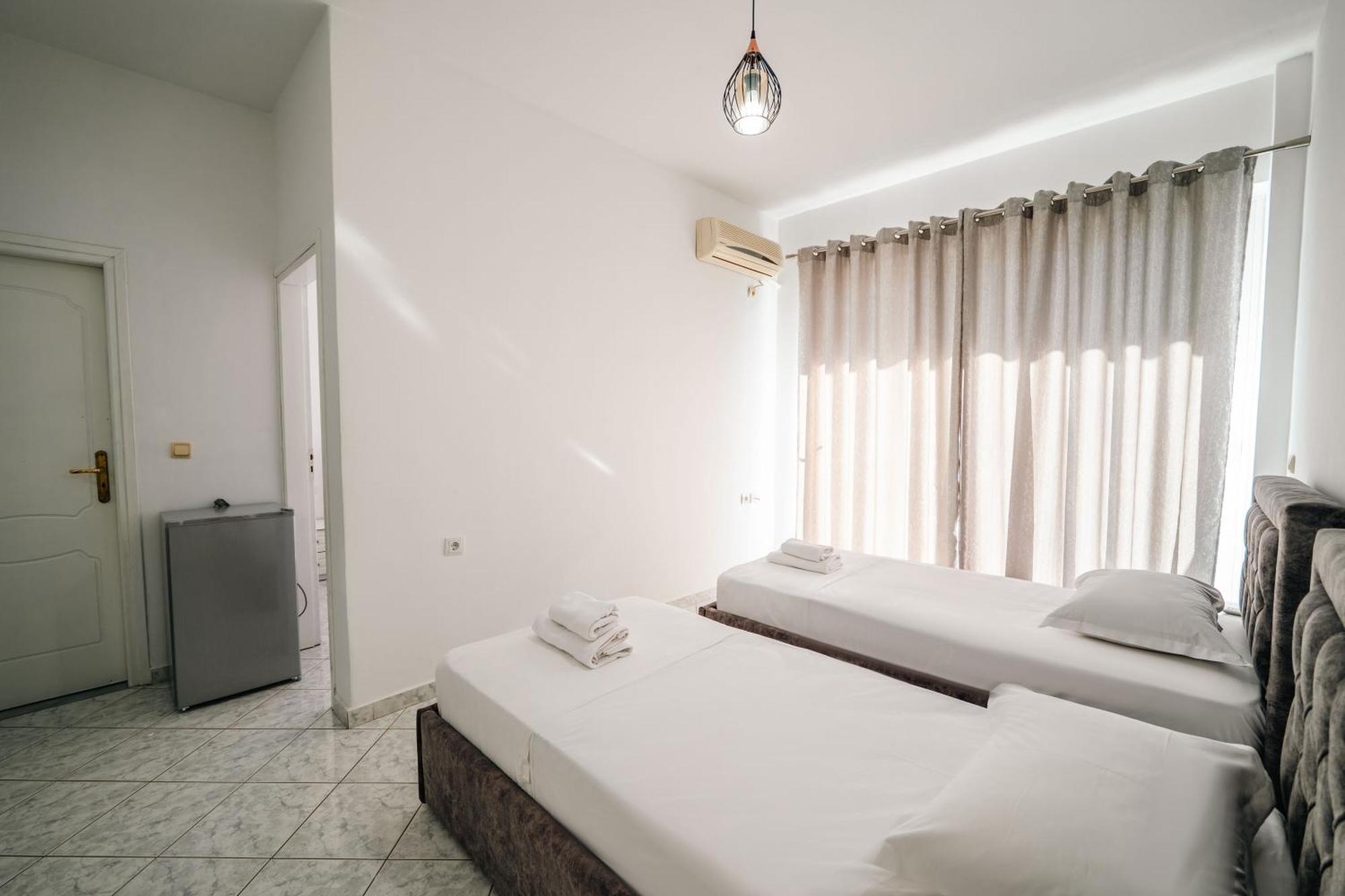 Alnes Hotel ซารานเดอ ภายนอก รูปภาพ