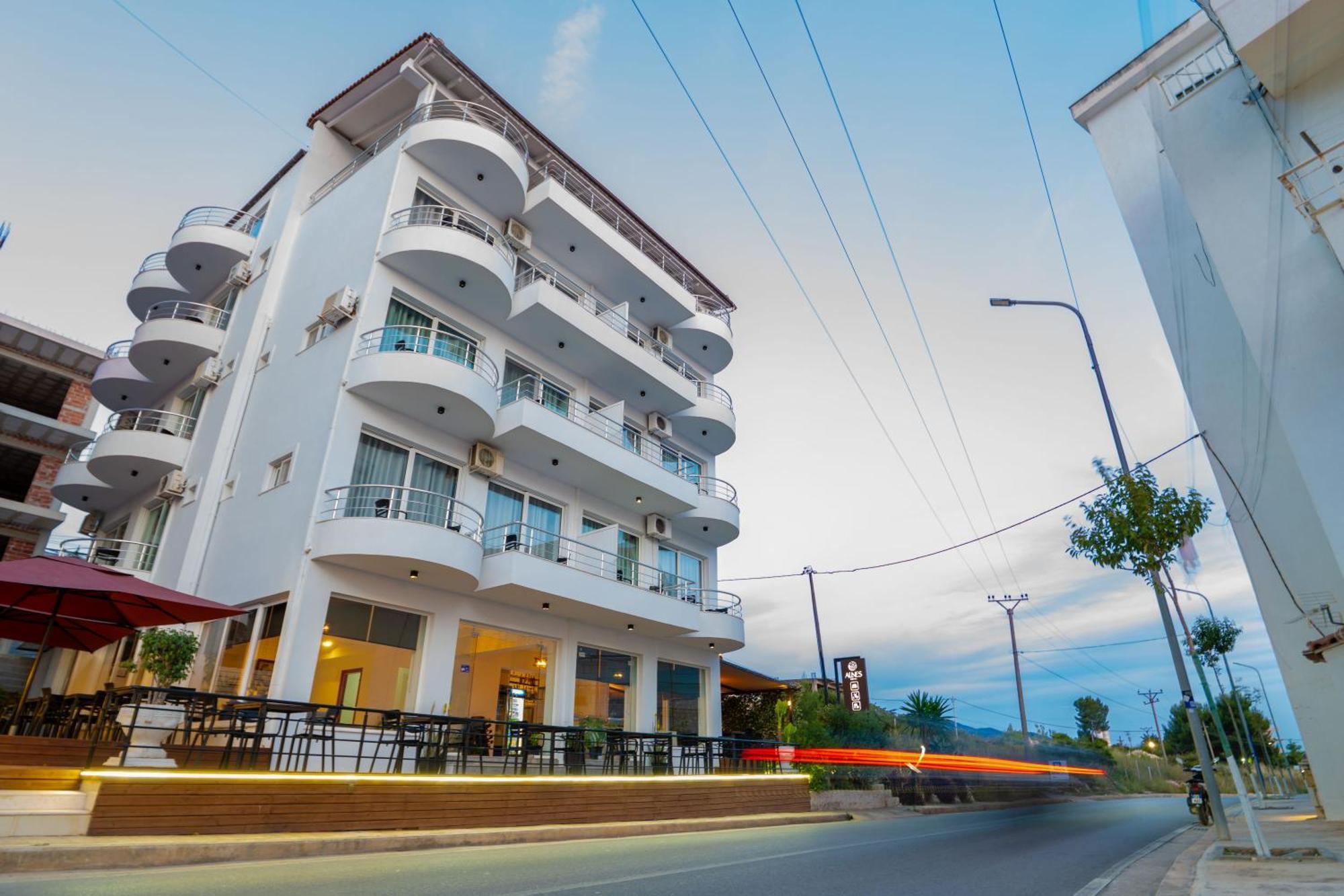 Alnes Hotel ซารานเดอ ภายนอก รูปภาพ